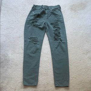 American eagle high wasted mom jeans with rips